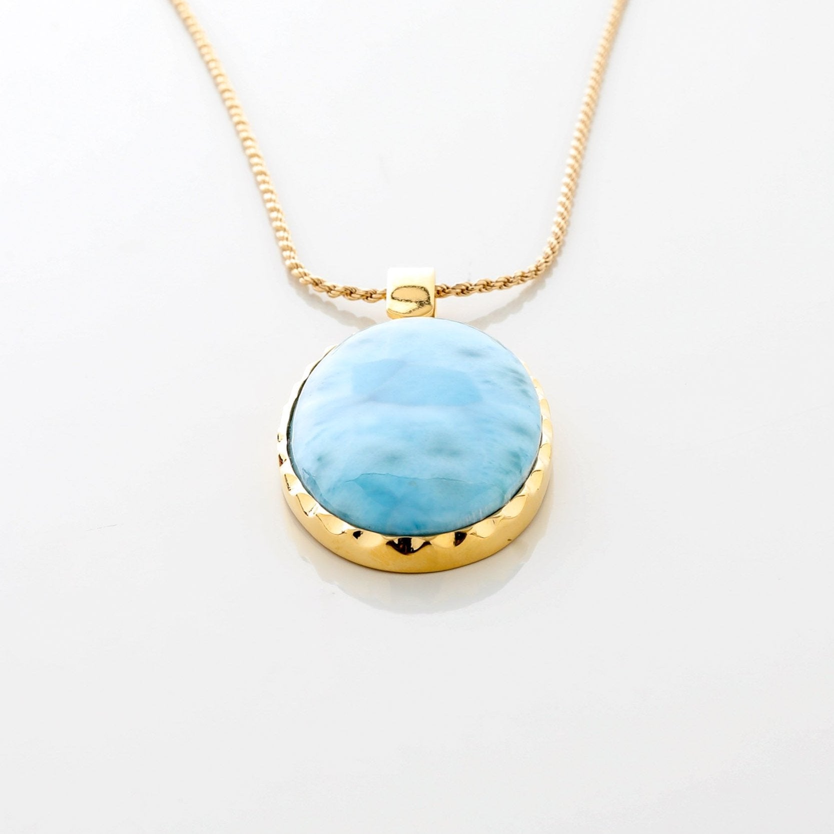 Oval shape and radiant finish Cressida Pendant Gold Vermeil