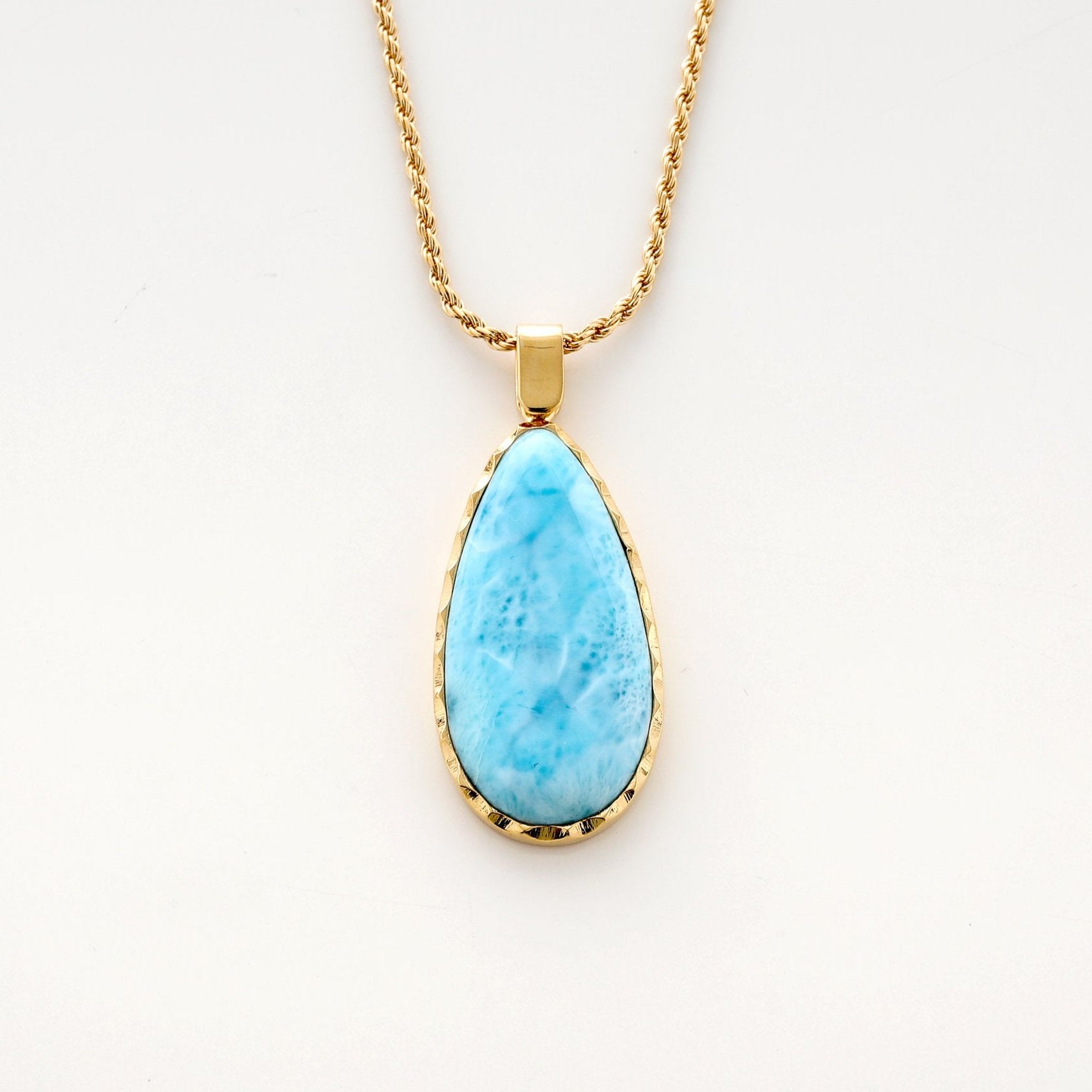 Gold Vermeil Luz Pendant