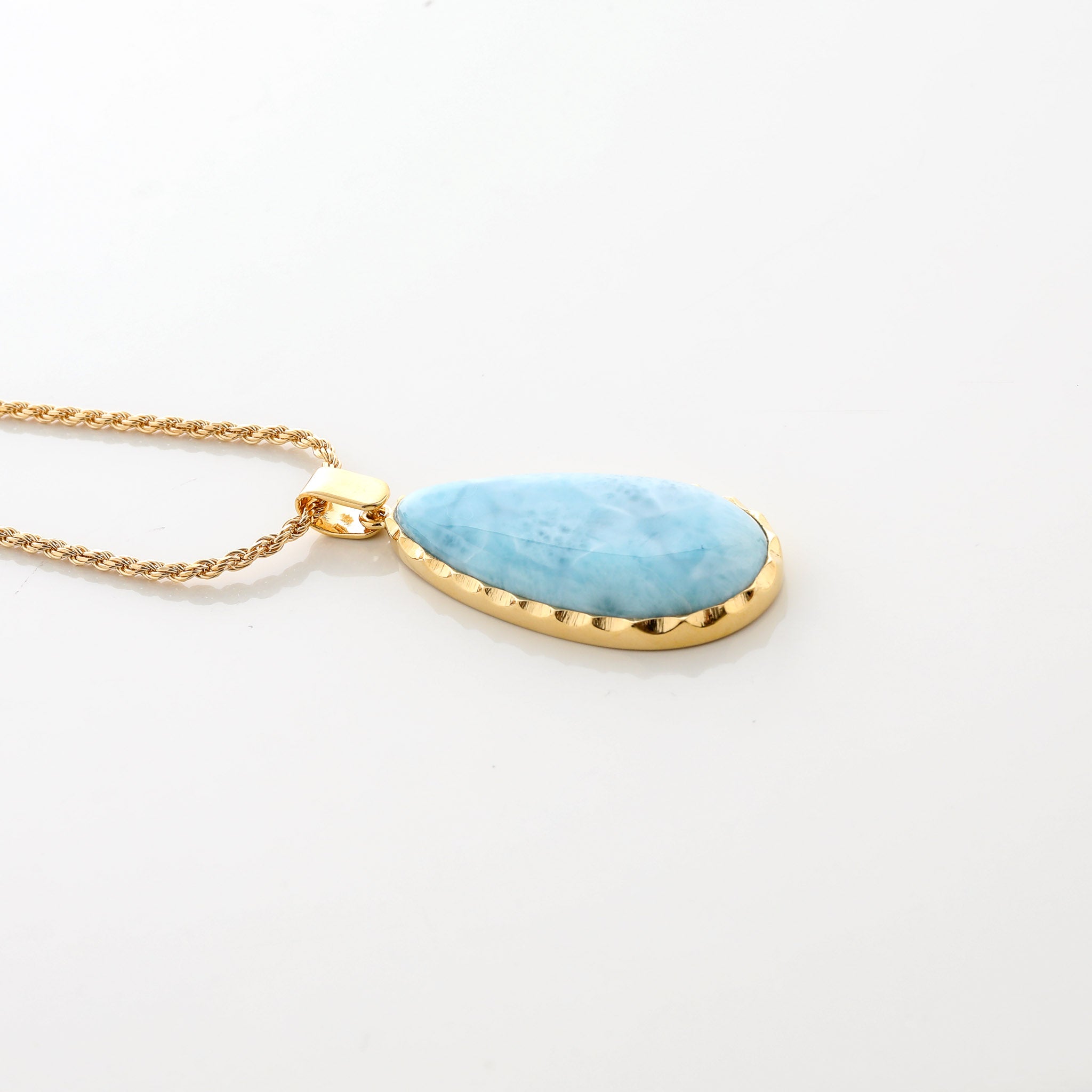 Gold Vermeil Luz Pendant