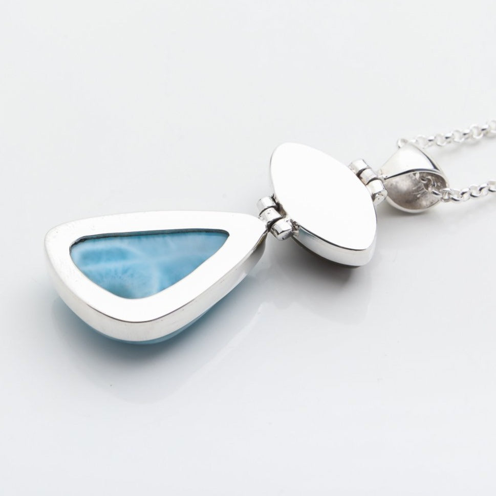Larimar Amber Pendant, Martina