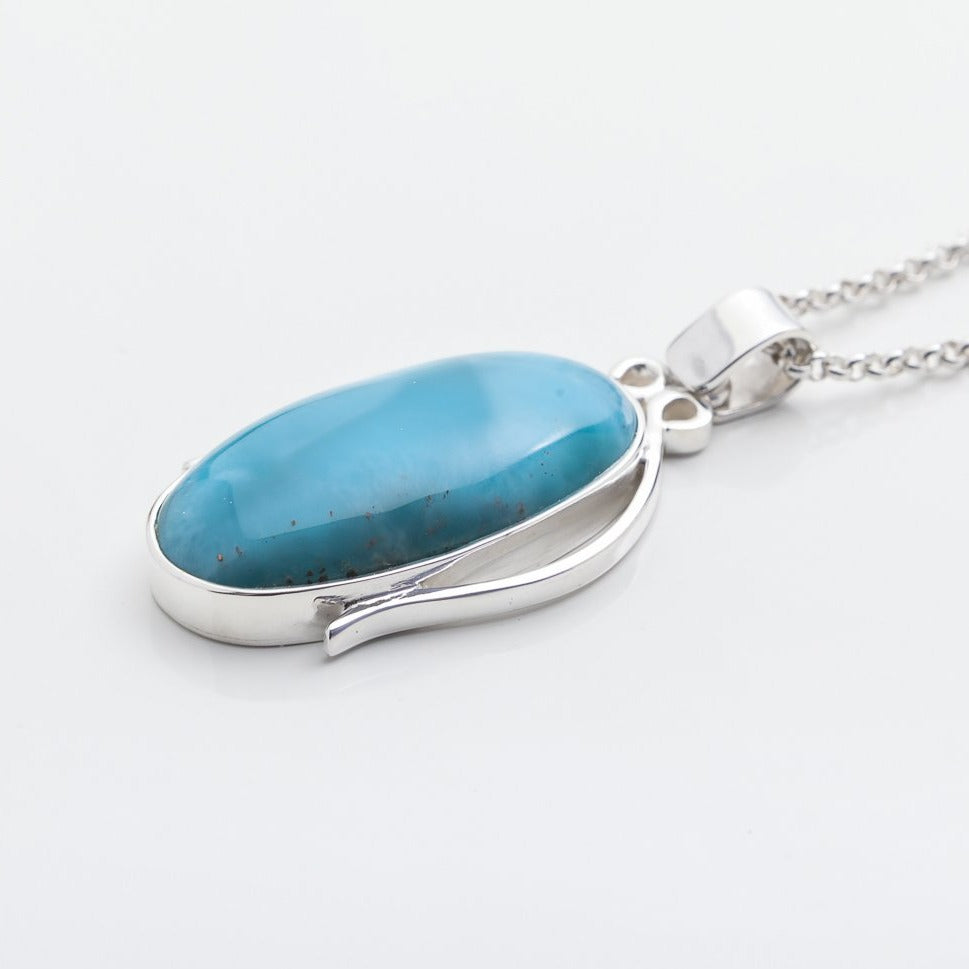 Larimar Pendant, Finn