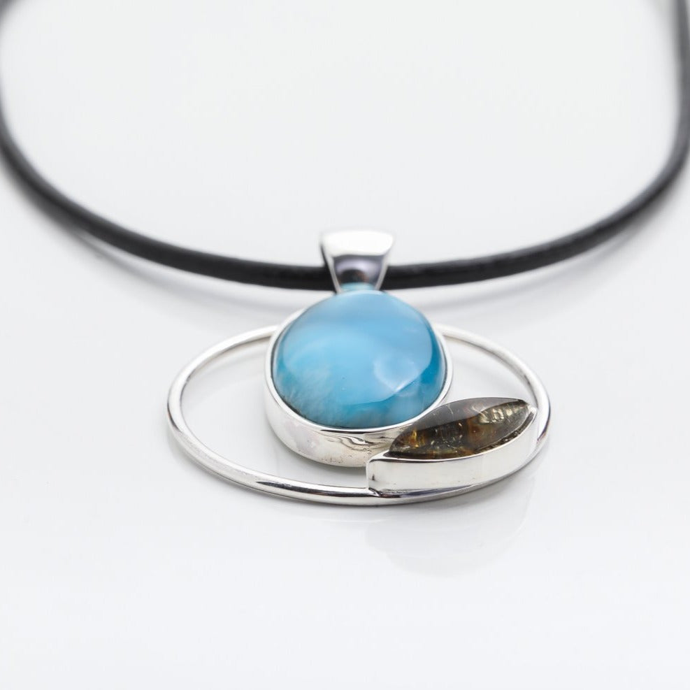Larimar Amber Pendant, Isleña I