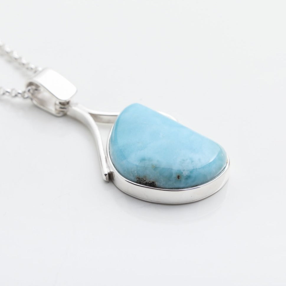 Larimar Pendant, Ada