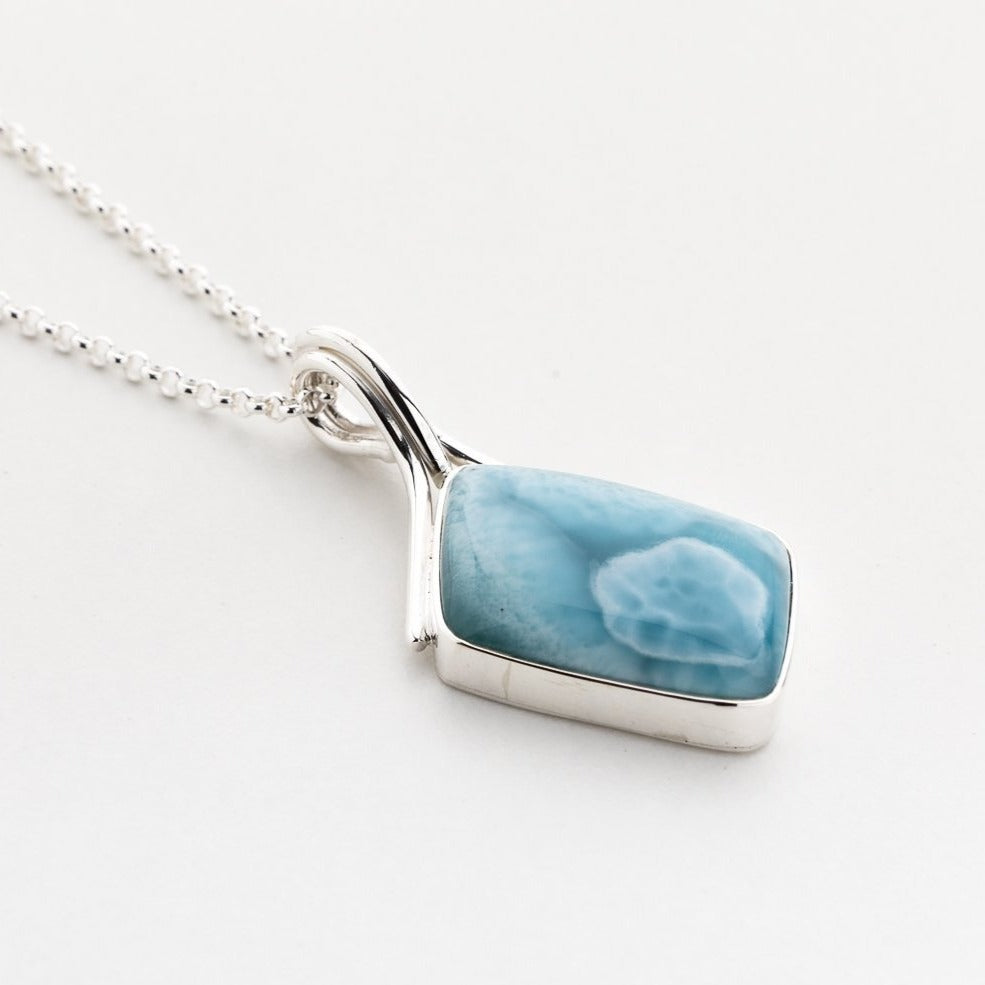 Larimar Pendant, Sampul