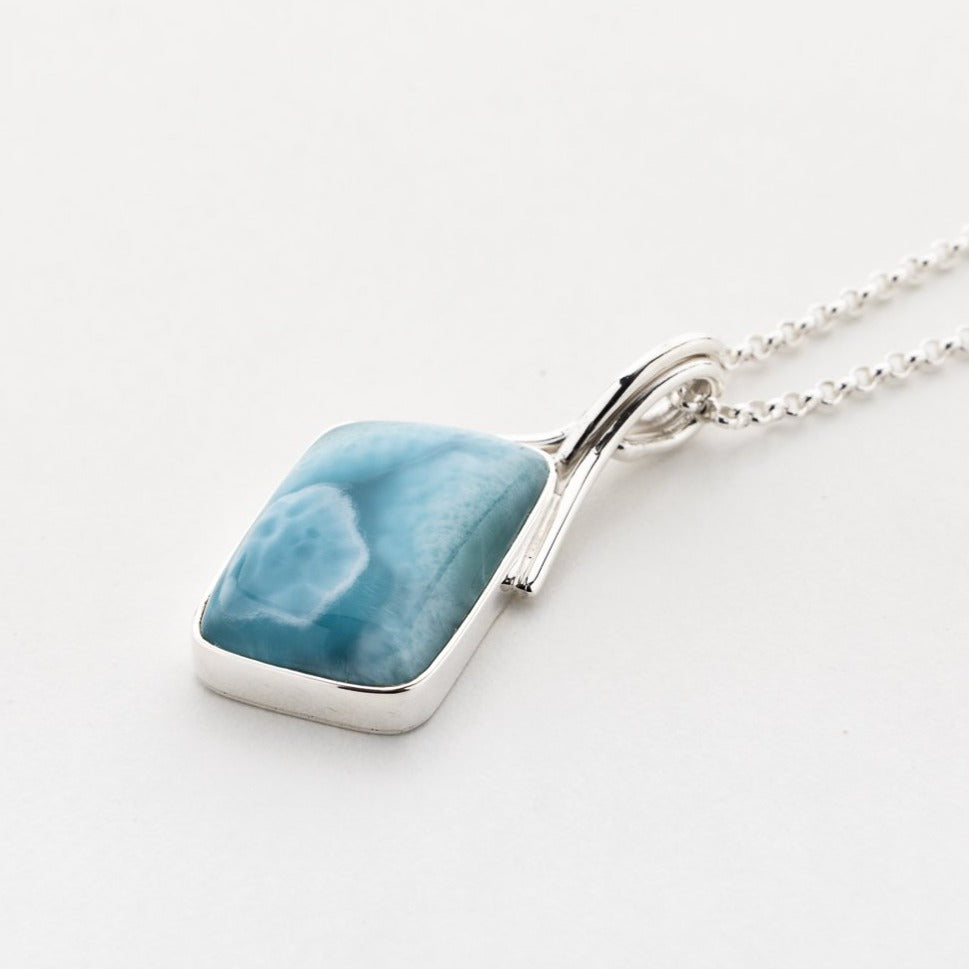 Larimar Pendant, Sampul