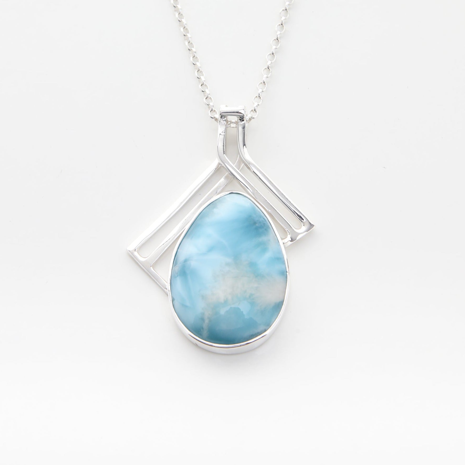Larimar Pendant, Wataru