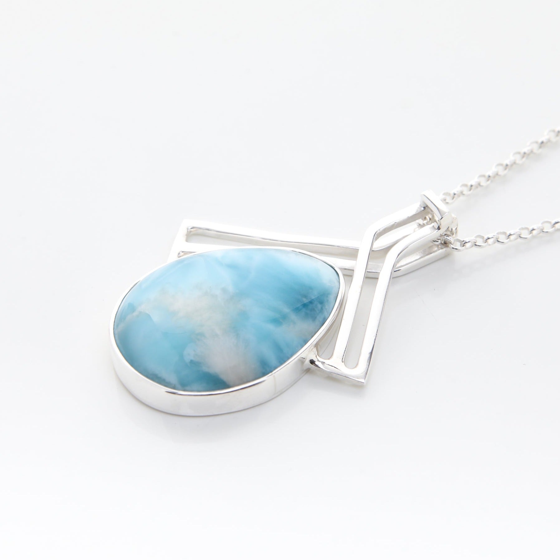 Larimar Pendant, Wataru