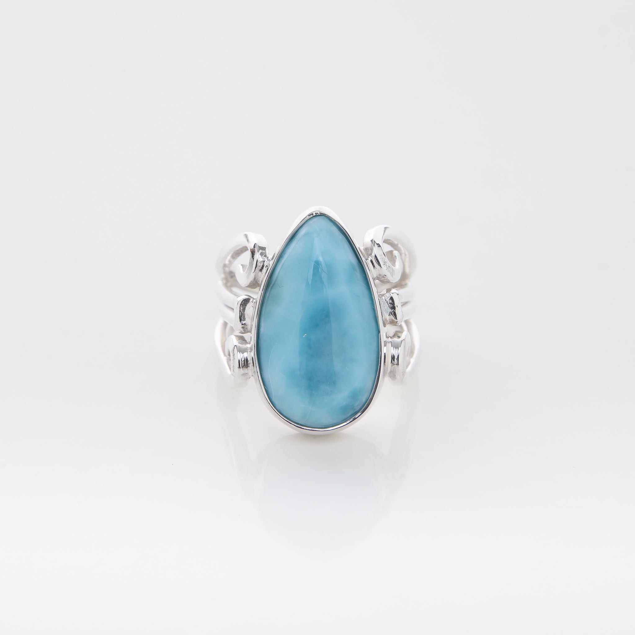 Larimar Ring, Alvar