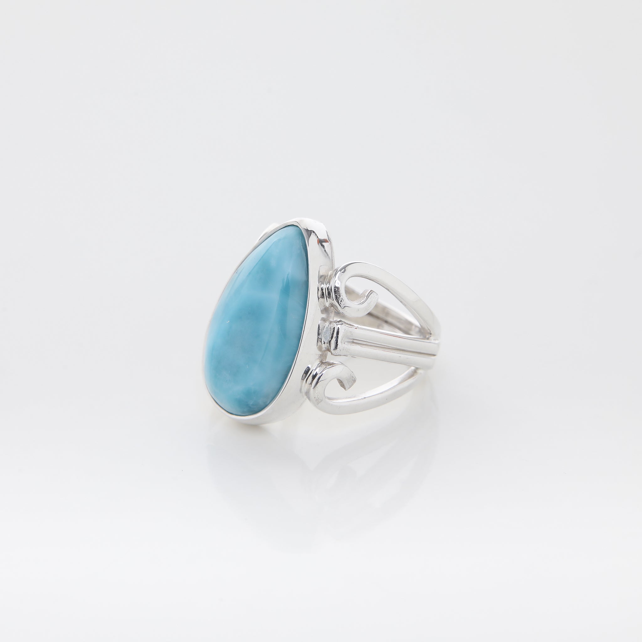 Larimar Ring, Alvar