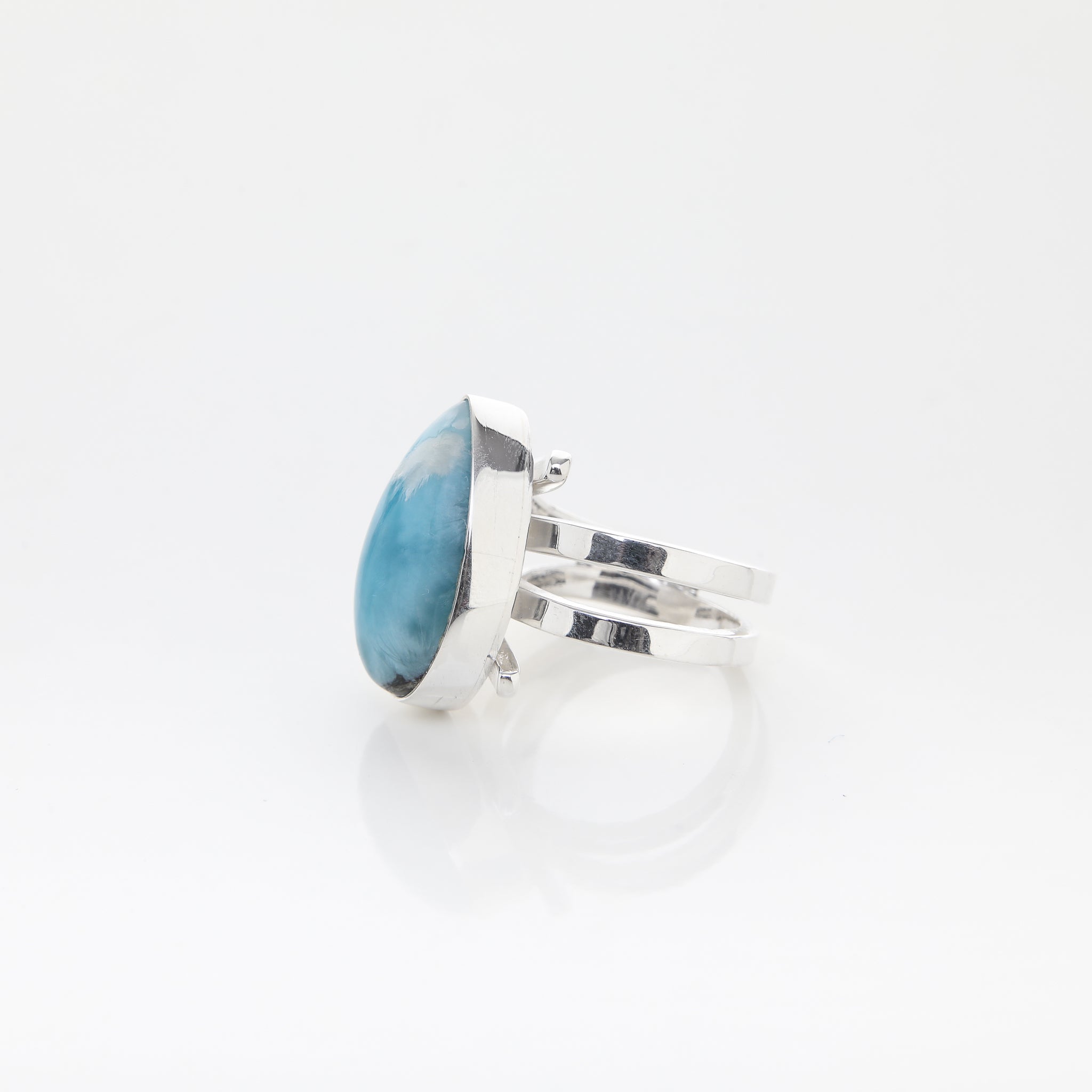 Larimar Ring, Elis