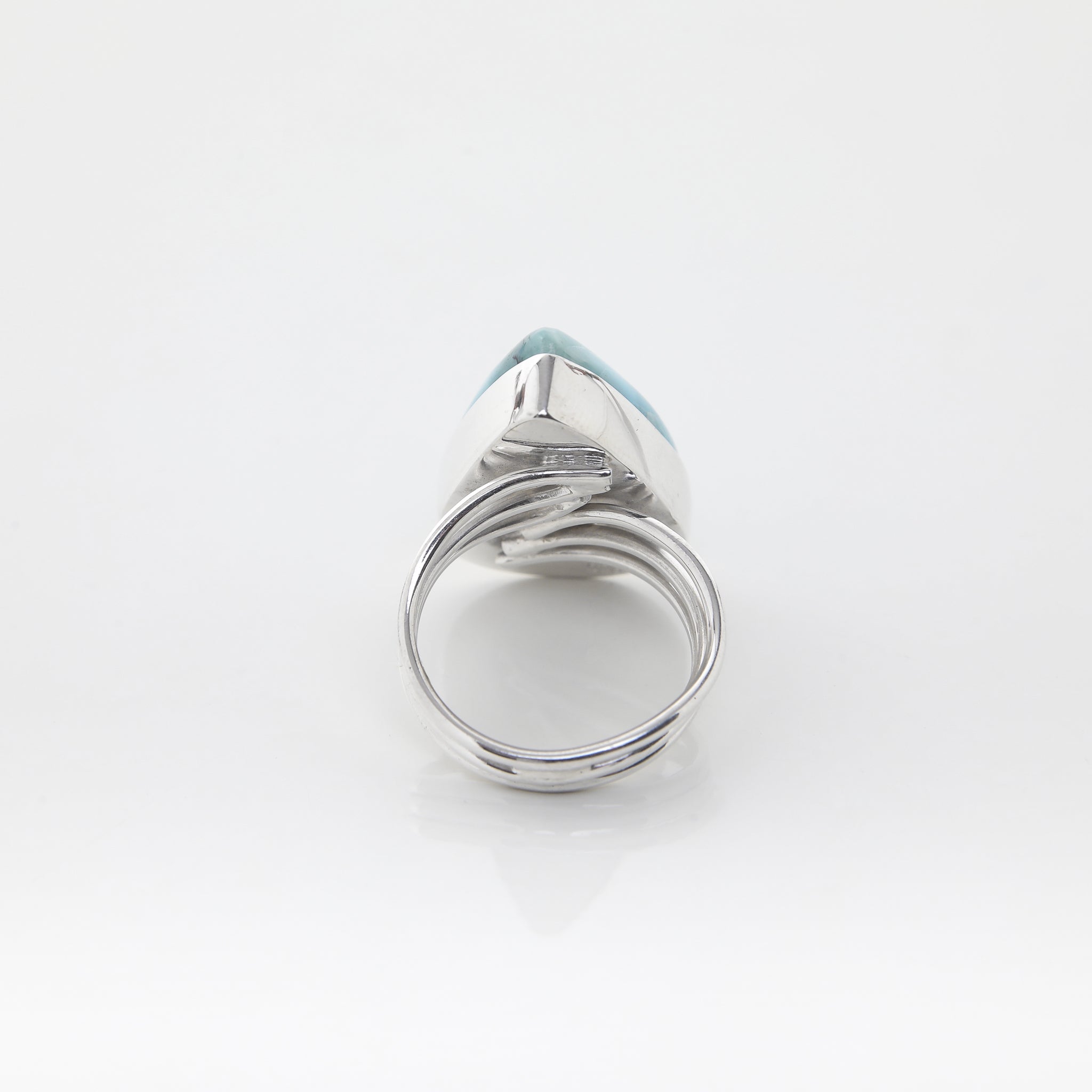 Larimar Ring, Zoila
