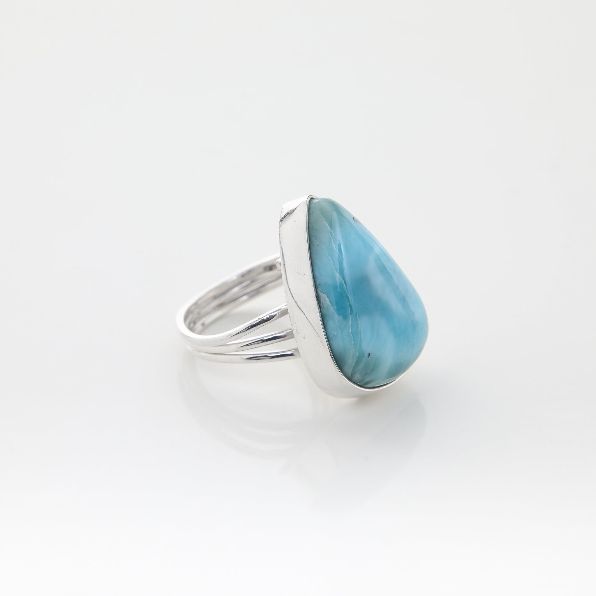 Larimar Ring, Zoila