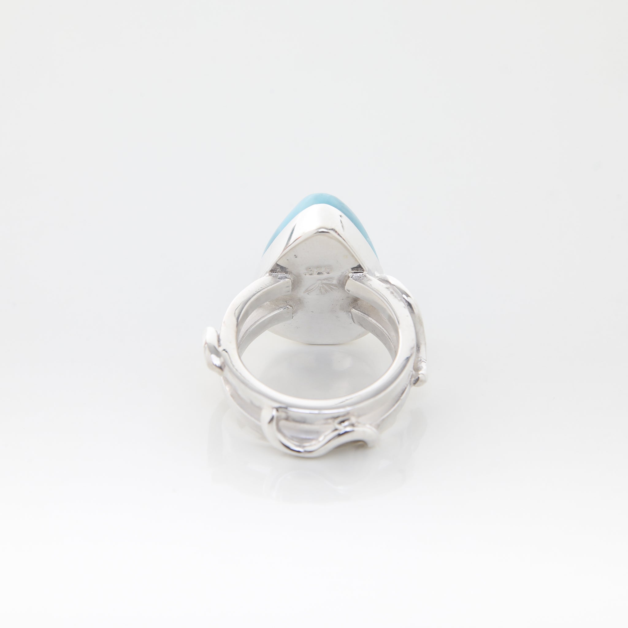 Larimar Ring, Catalina