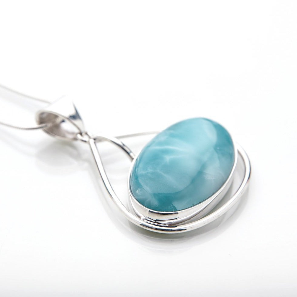 Larimar Pendant, Willa