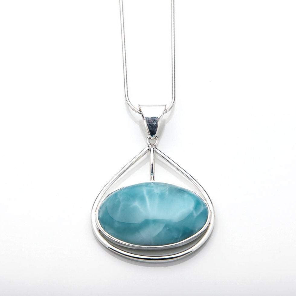 Larimar Pendant, Willa