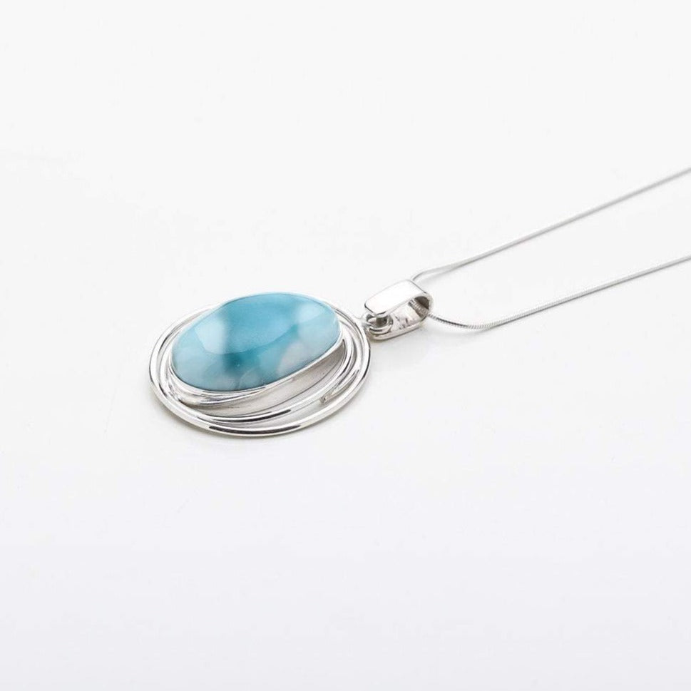 Larimar Oval Pendant, Génesis