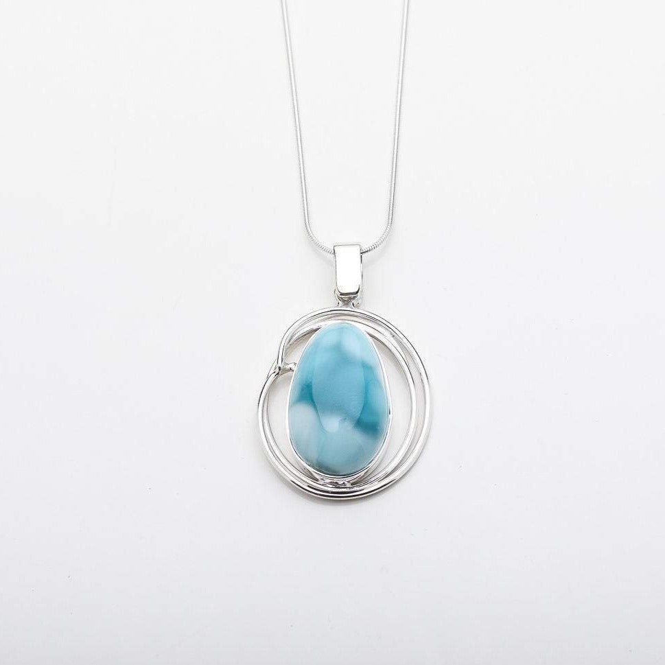 Larimar Oval Pendant, Génesis