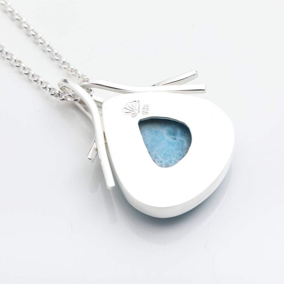 Larimar Pendant, Melas