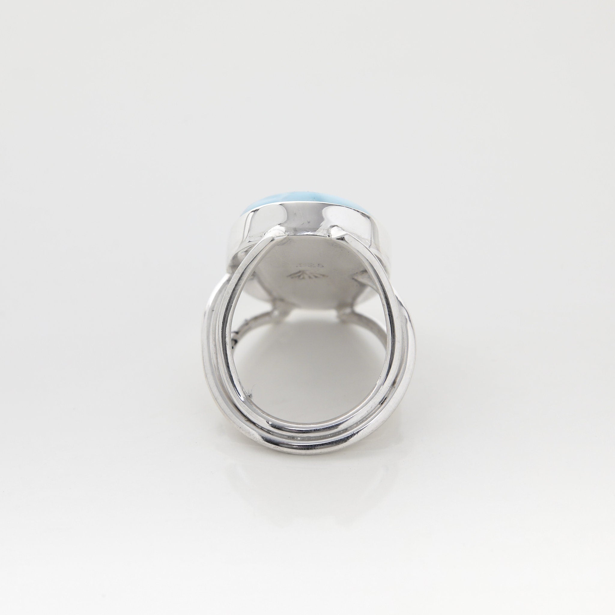 Larimar Ring, Yhaminnha