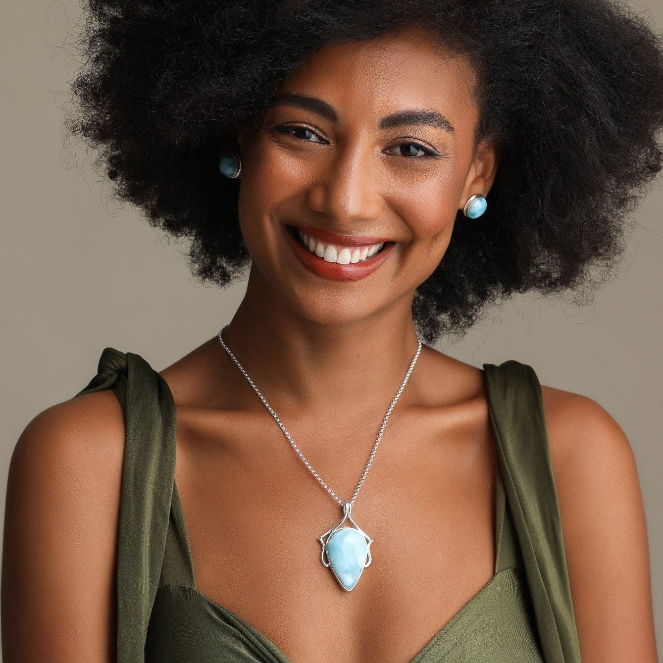 Larimar Pendant, Firi
