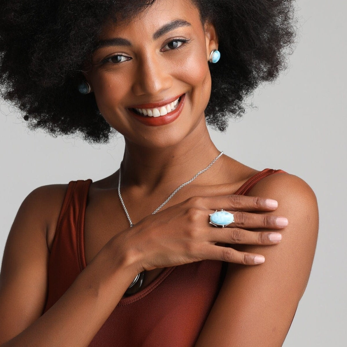 Larimar Ring, Luciana