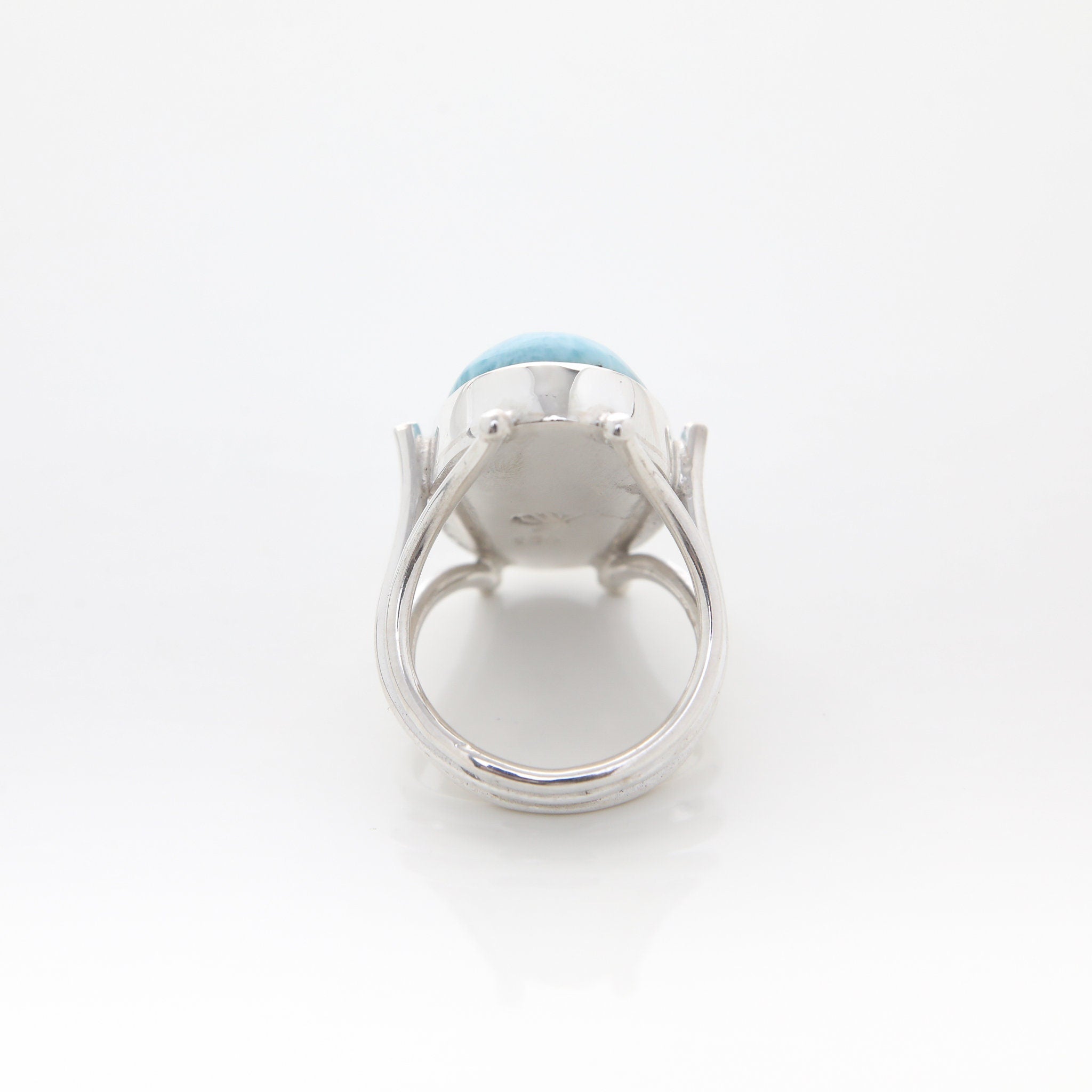 Larimar Ring, Luciana