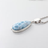 Larimar Pendant Nere Adorned with wavy details