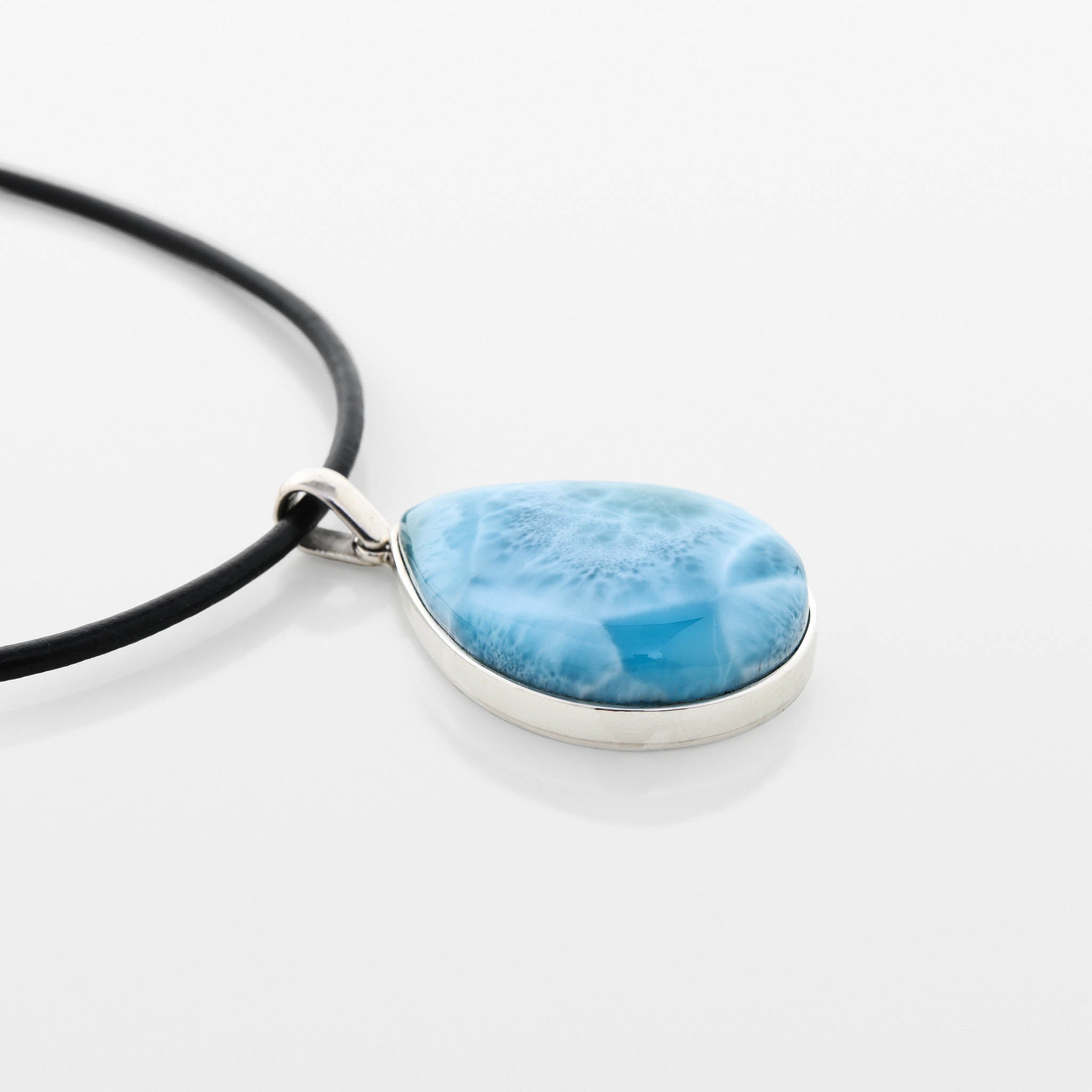 Larimar Pendant Violet