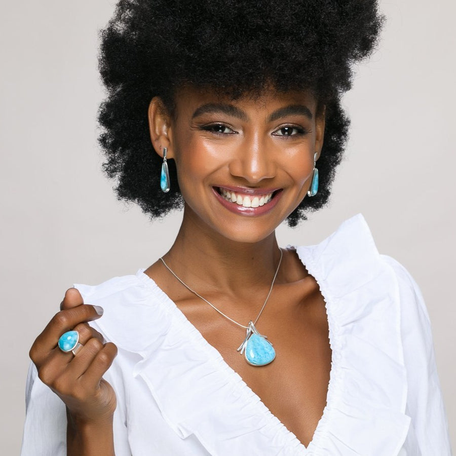 Larimar Pendant, Melas