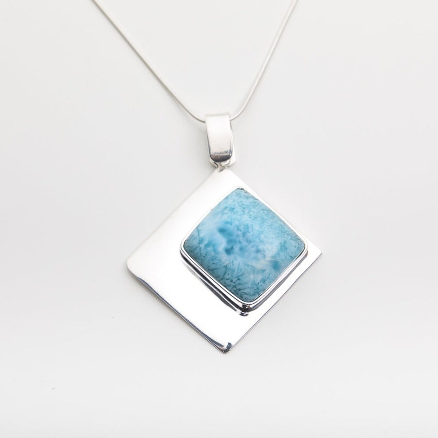 Larimar Pendant, Wang
