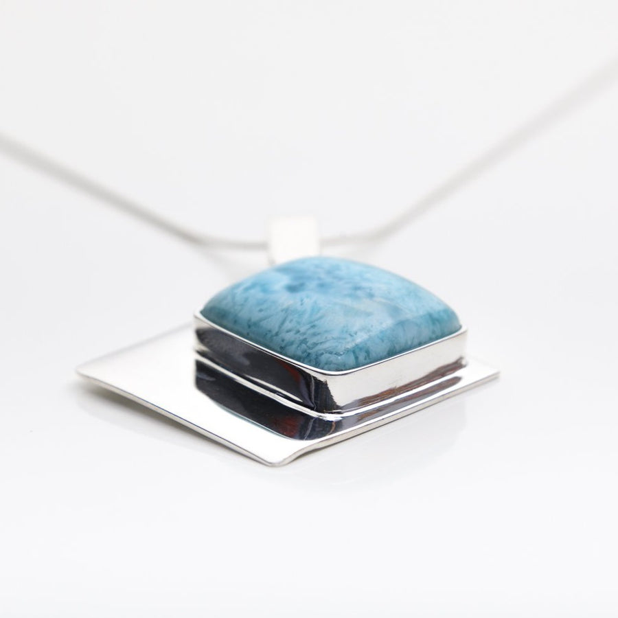 Larimar Pendant, Wang