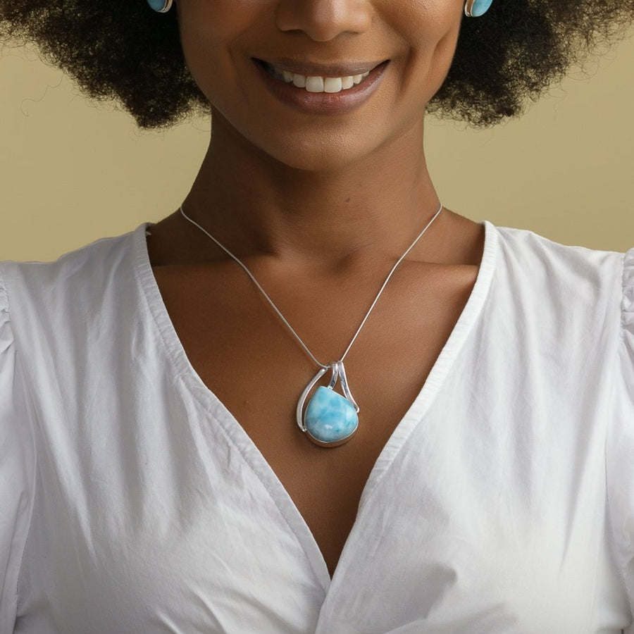 Larimar Pendant, Arelis